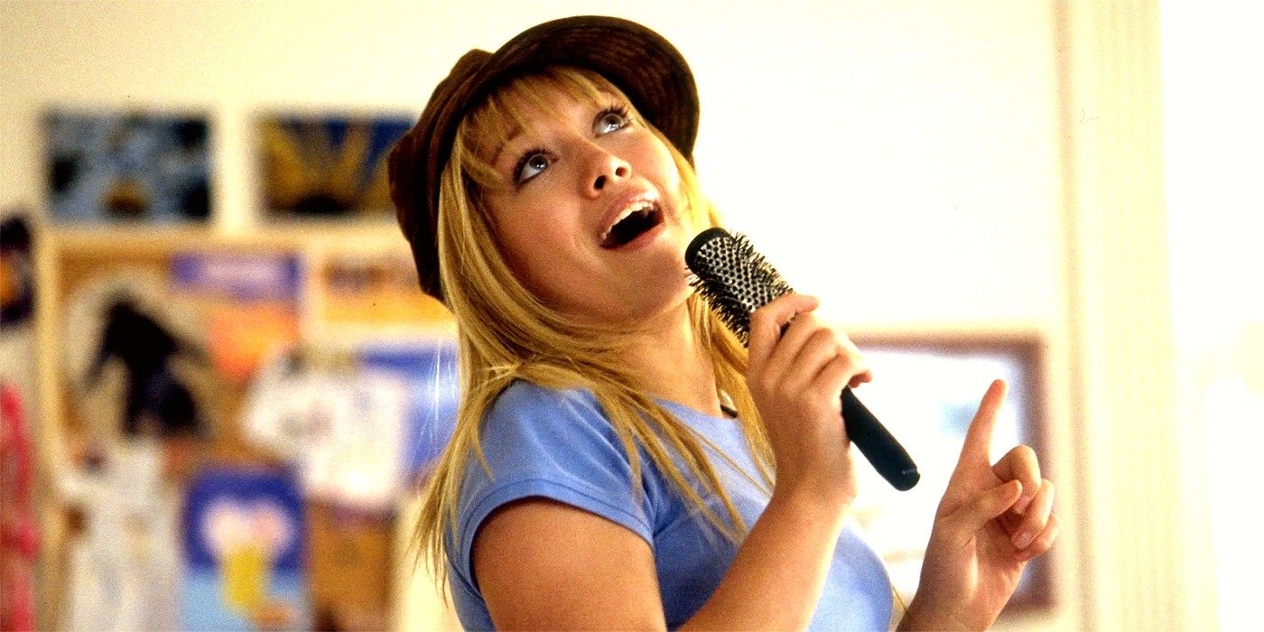 Hilary Duff singing as Lizzie McGuire