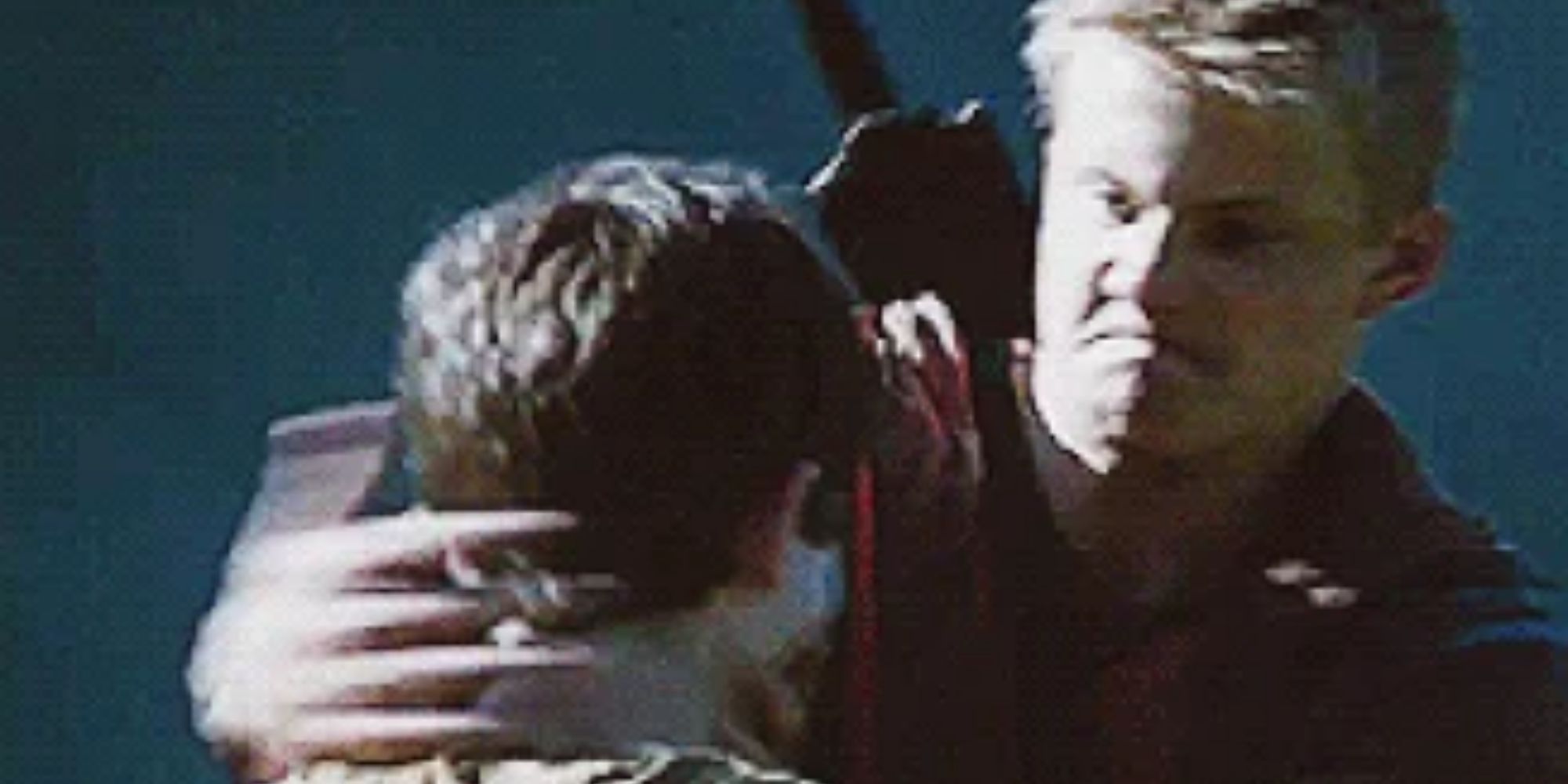 Hunger-Games-Breaking-Neck