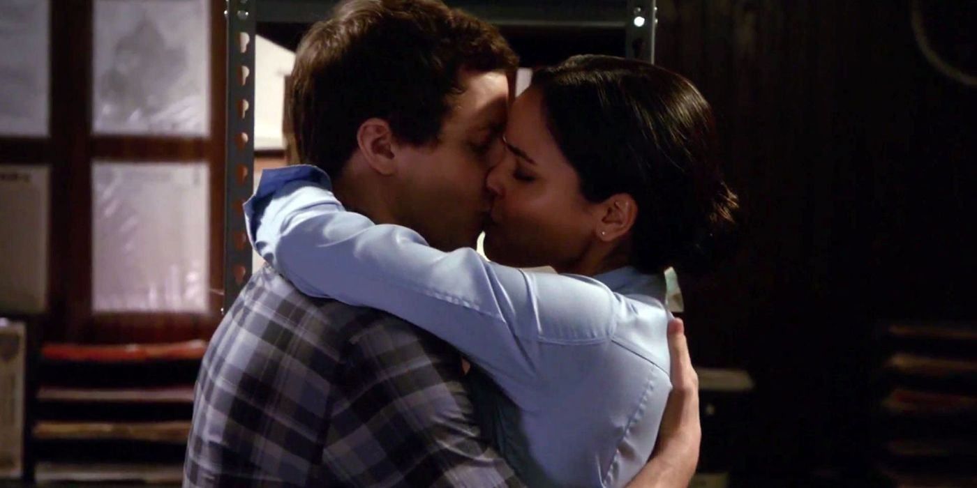 Jake and Amy kissing in Brooklyn 99.