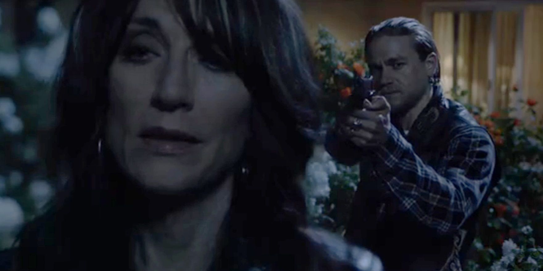 Jax holds Gemma at gunpoint in Sons of Anarchy