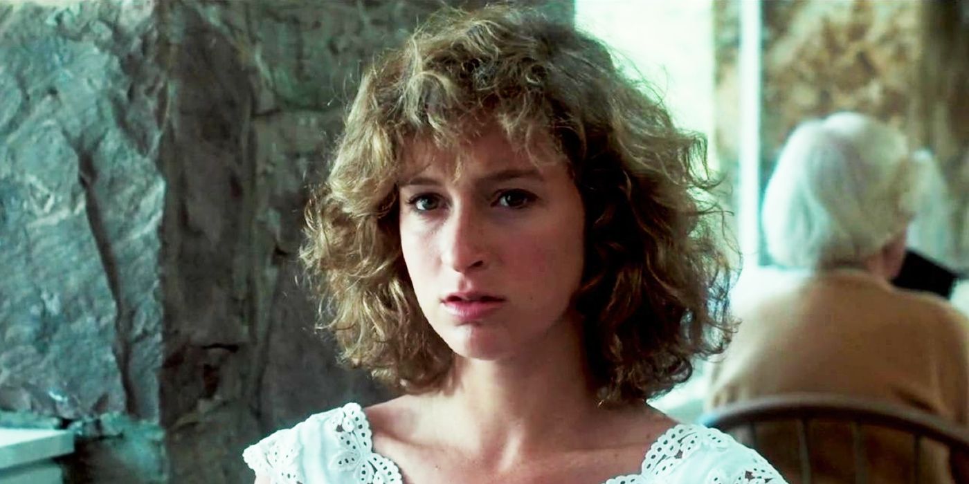 Jennifer Grey looking concerned as Baby in Dirty Dancing.