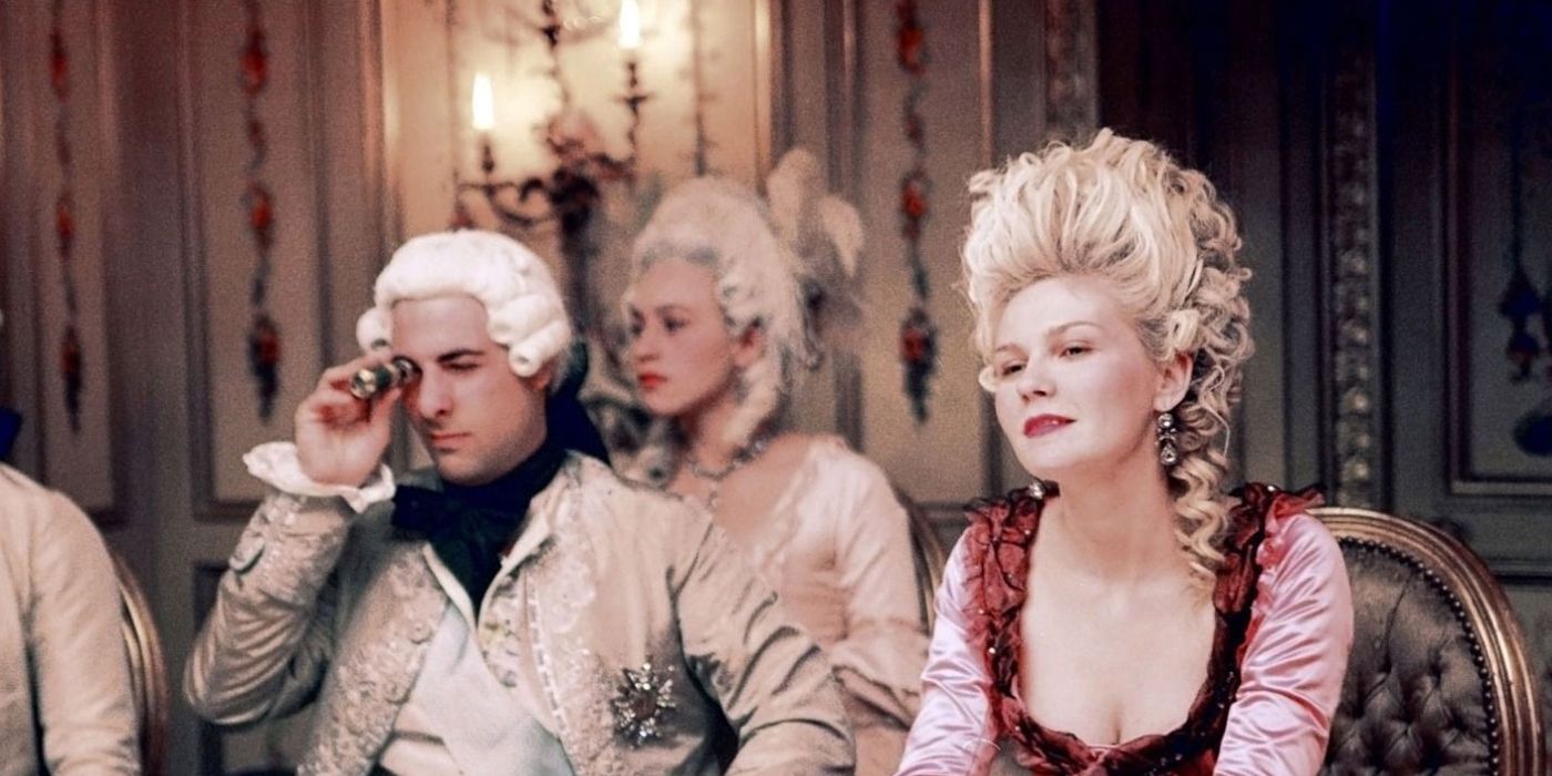 Kirsten Dunst dalam Marie Antoinette
