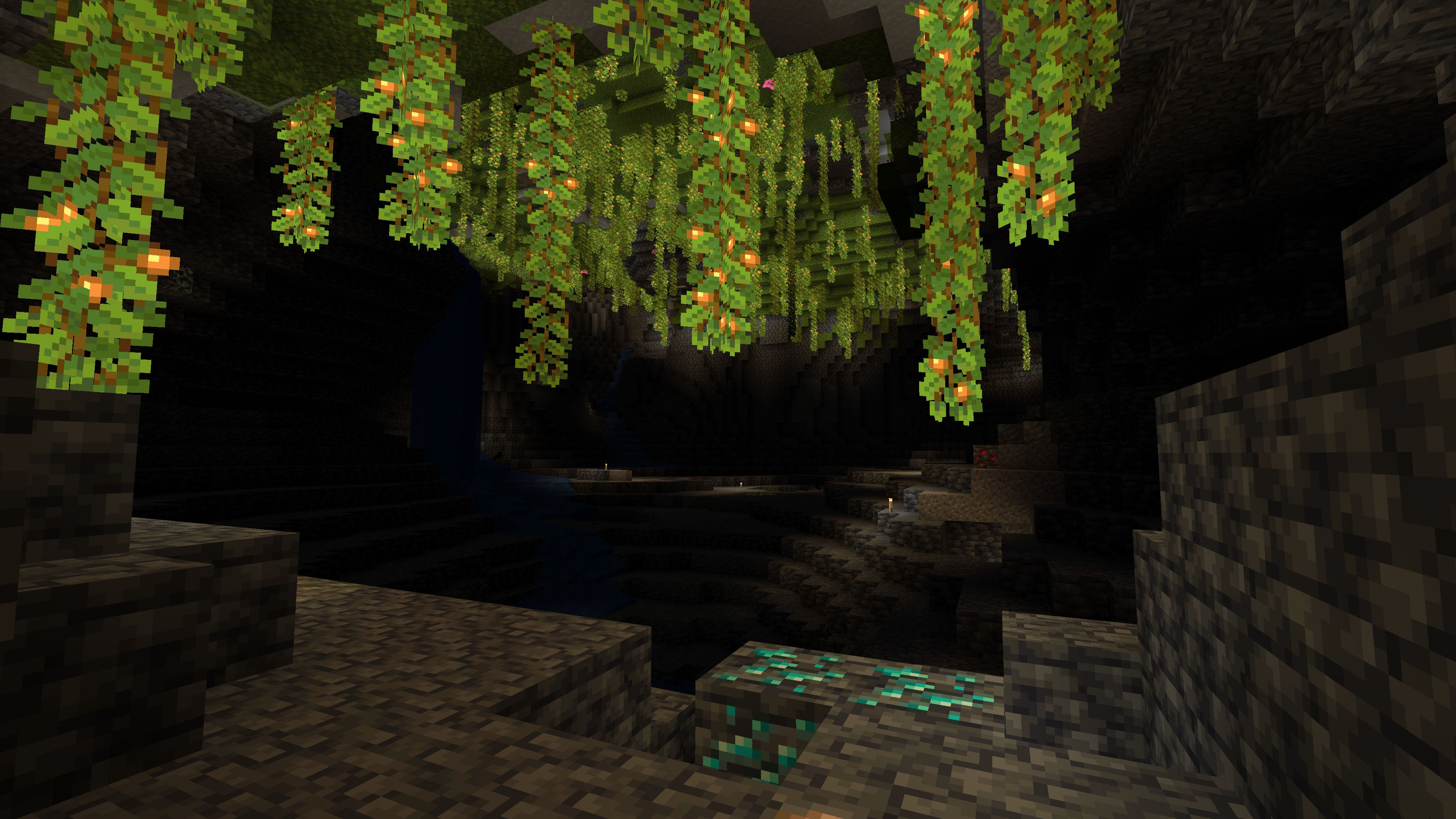 Jogador do Minecraft olhando para o nó de minério de diamante no exuberante bioma subterrâneo de cavernas