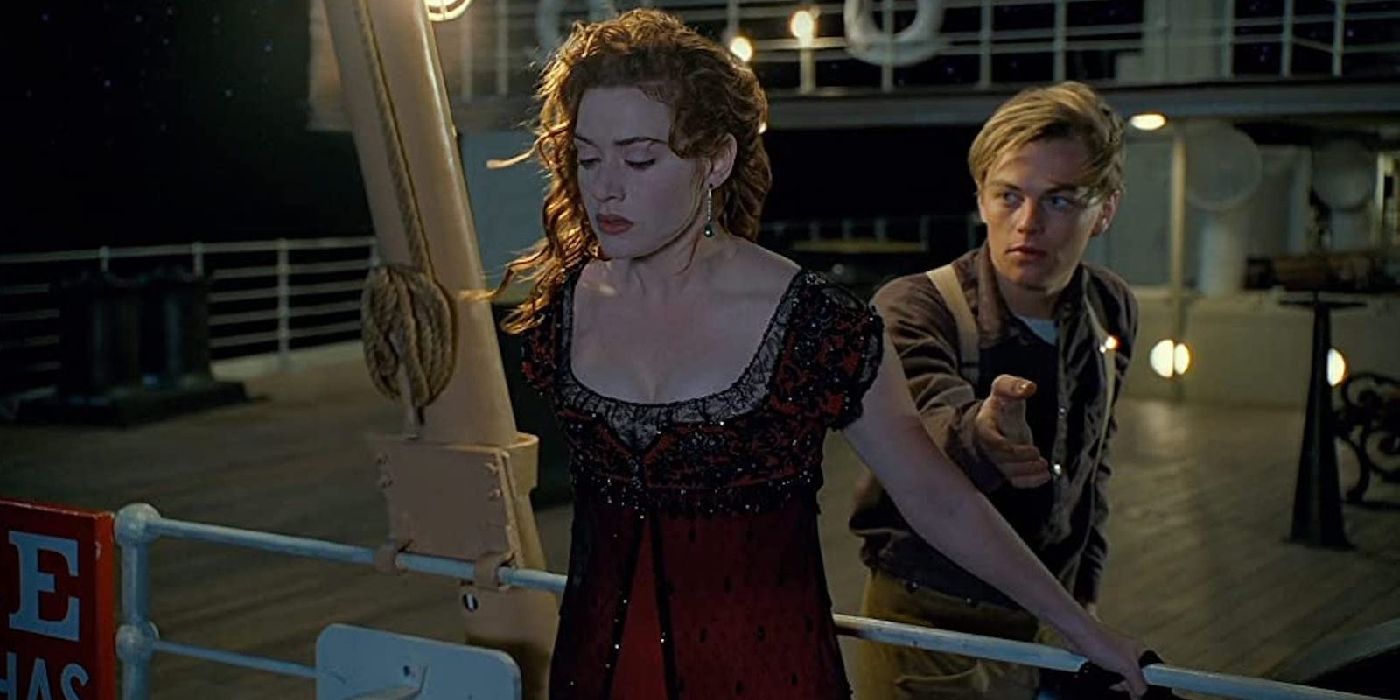 Jack (Leonardo DiCaprio) holding out a hand to Rose (Kate Winslet), on the edge of the ship.
