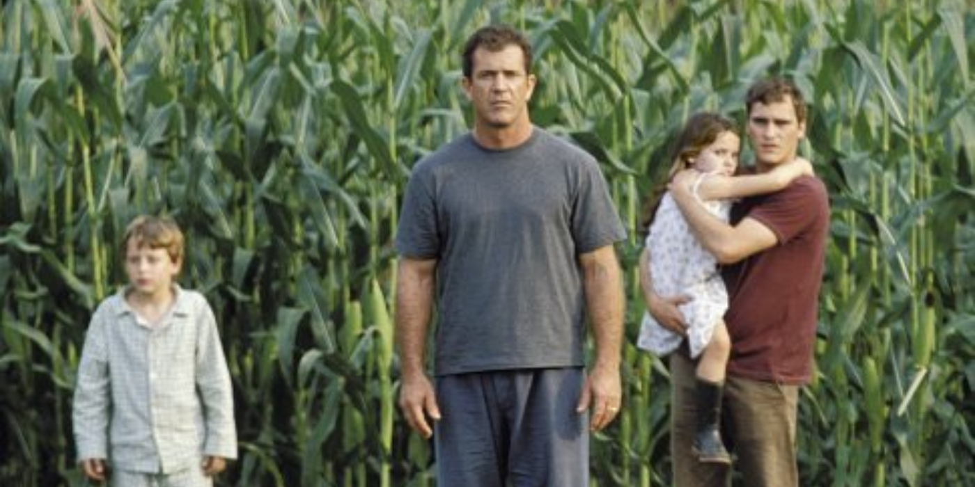 Sign&rsquo;s Family In The Crops