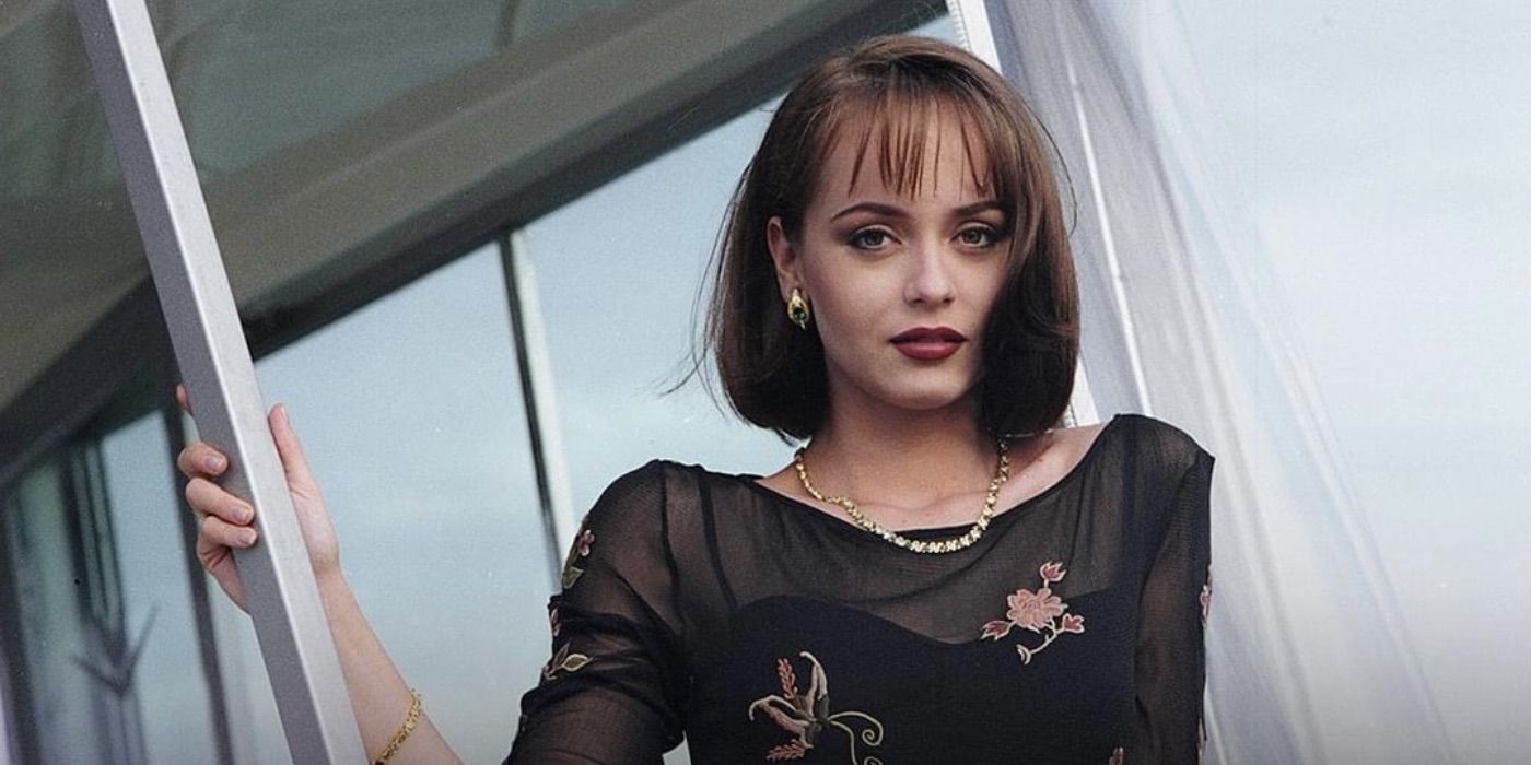 Garbriela Spanic looks on in La Usurpadora
