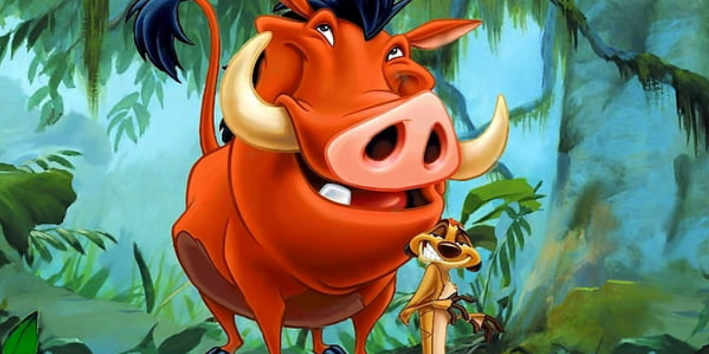 Timão e Pumba sorrindo na selva em O Rei Leão