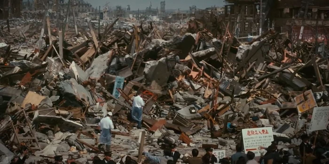 Tokyo destroyed in rubble in Godzilla Minus One.