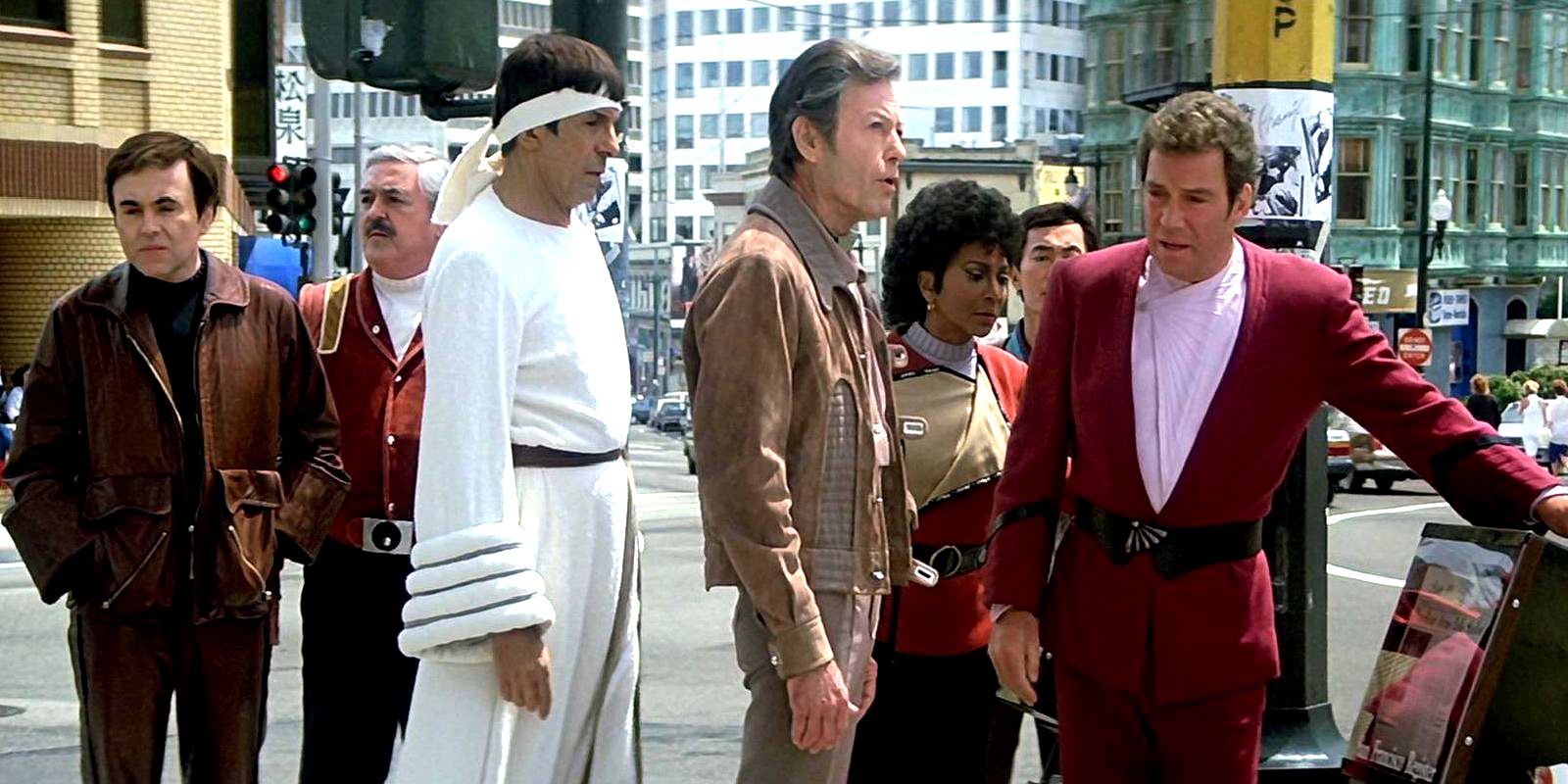 _wordpress_wp-content_uploads_Star-Trek-Enterprise-crew-arrives-in-San-Francisco.jpg