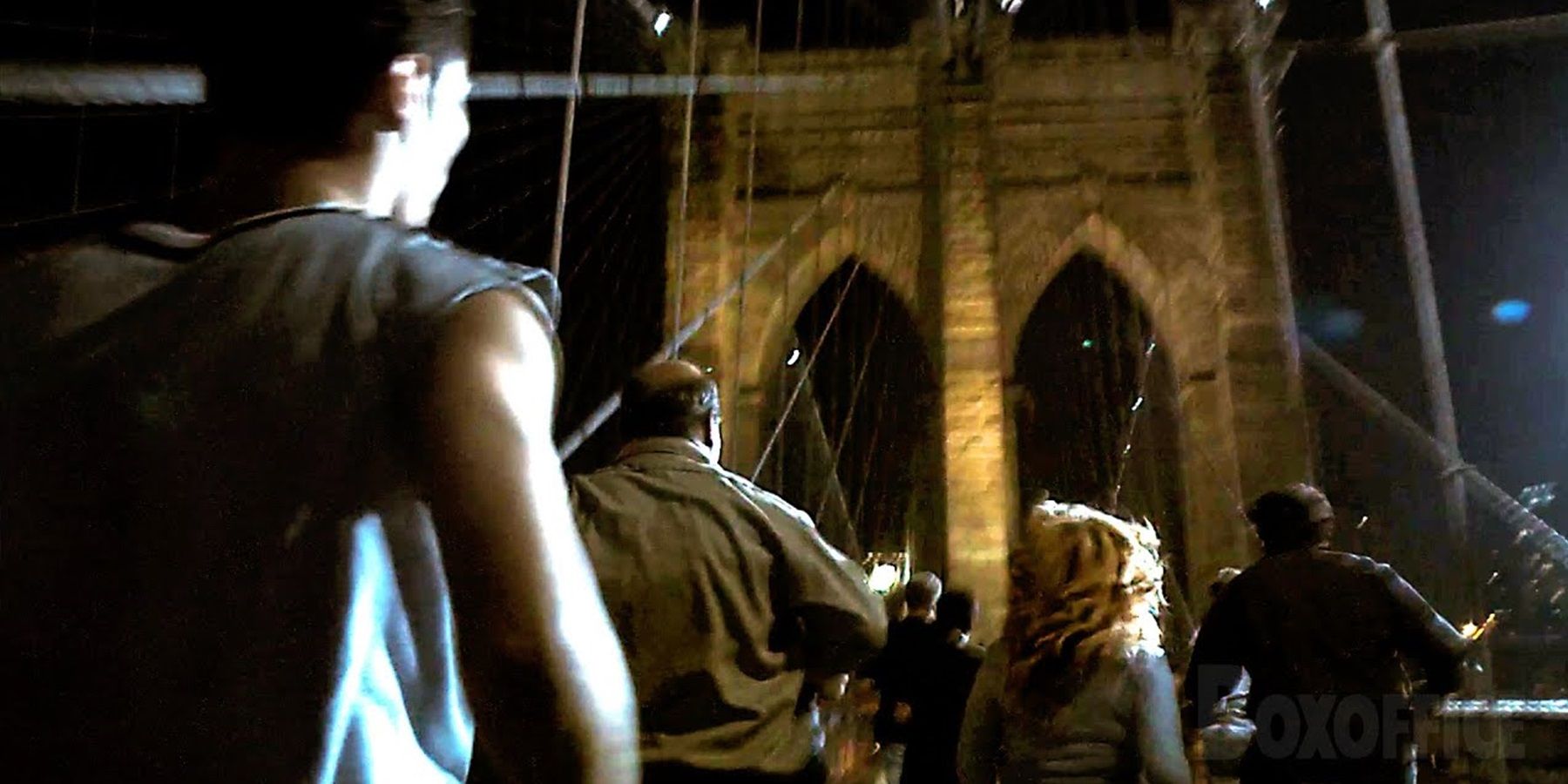 A crowd flees across the Brooklyn Bridge in Cloverfield