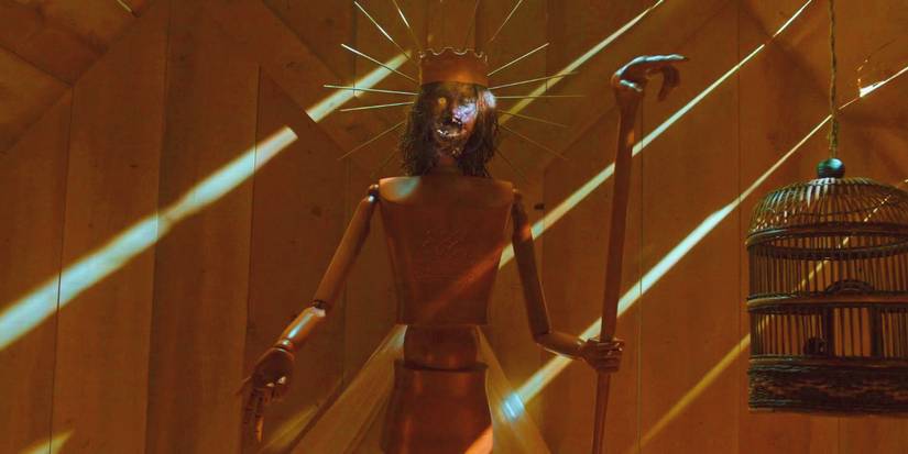 A wooden idol of King Paimon at the end of Hereditary.