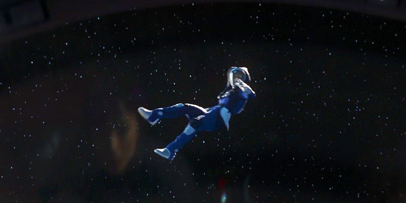 Ahsoka flying in space in episode 3