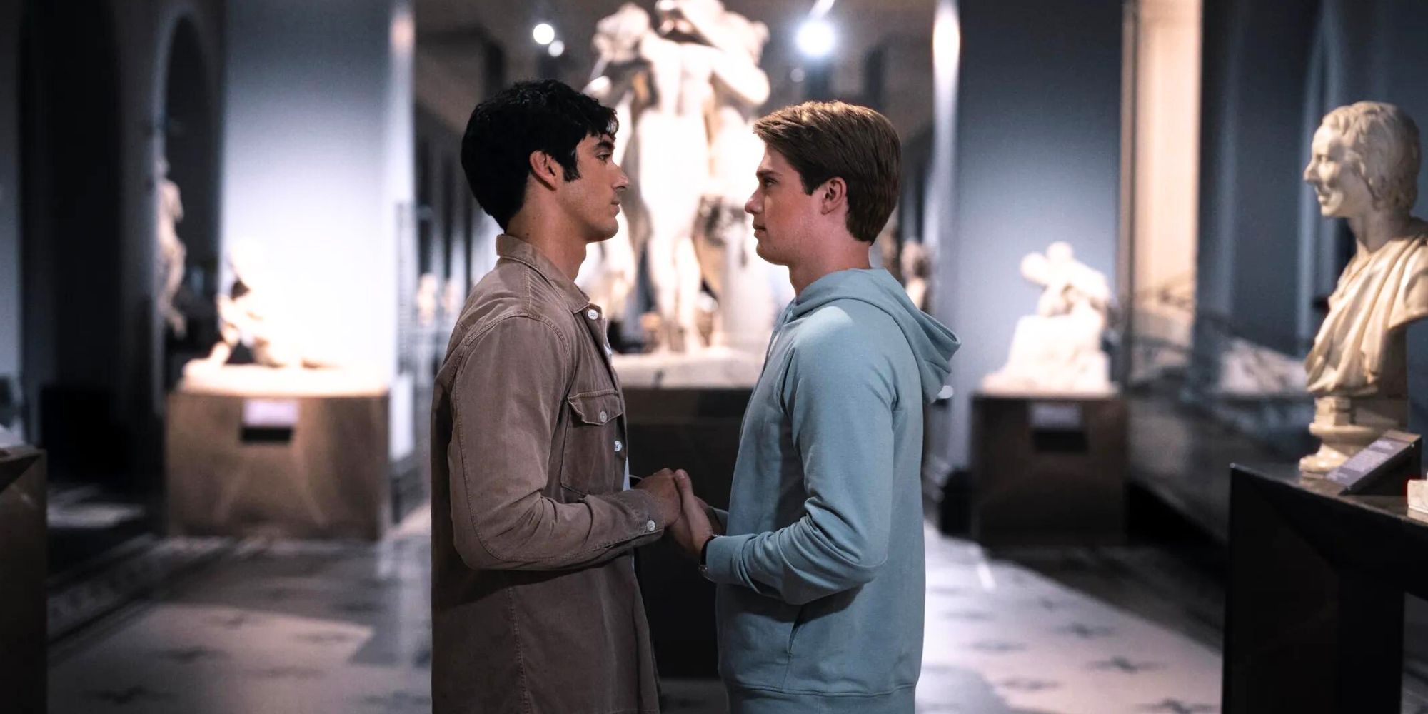 Alex (Taylor Zakhar Perez) and Henry (Nicholas Galitzine) at the British Museum in Red, White and Royal Blue