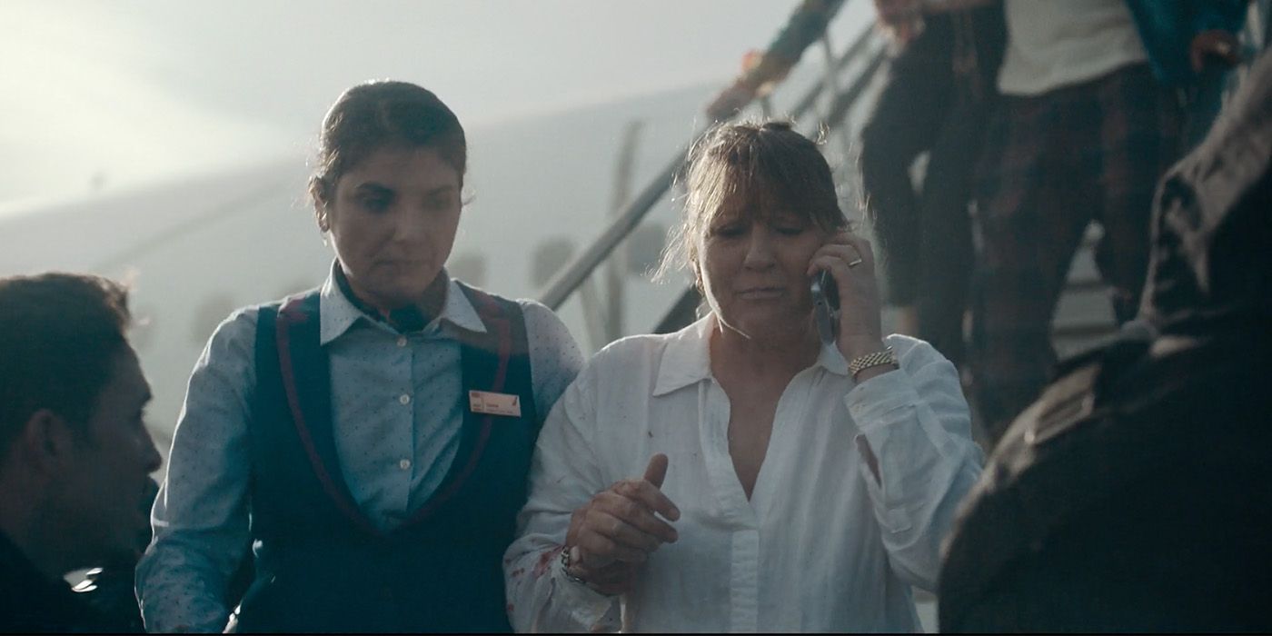 Amanda calling her daughter in Hijack