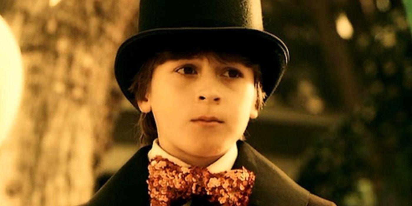 Indio Falconer Downey in a magician&rsquo;s outfit in Kiss Kiss Bang Bang