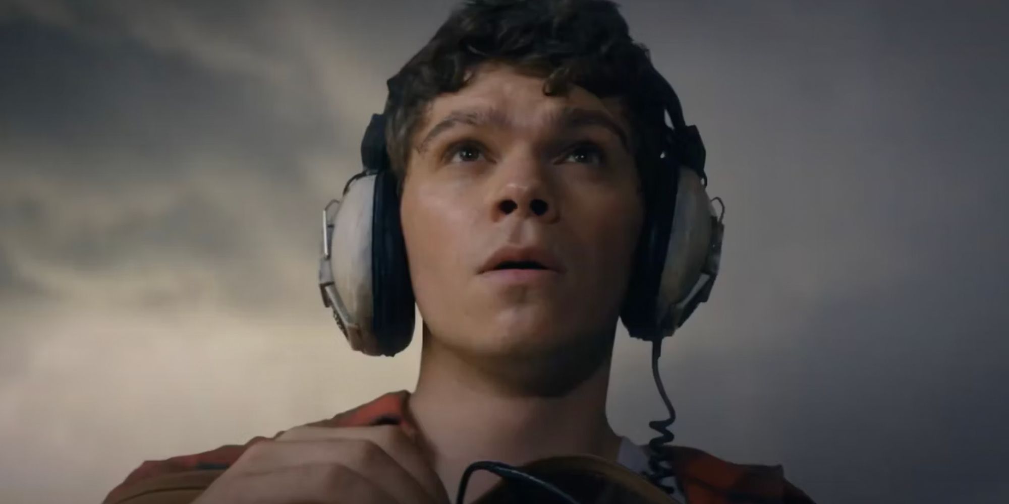 Daniel Diemer in headphones in Supercell