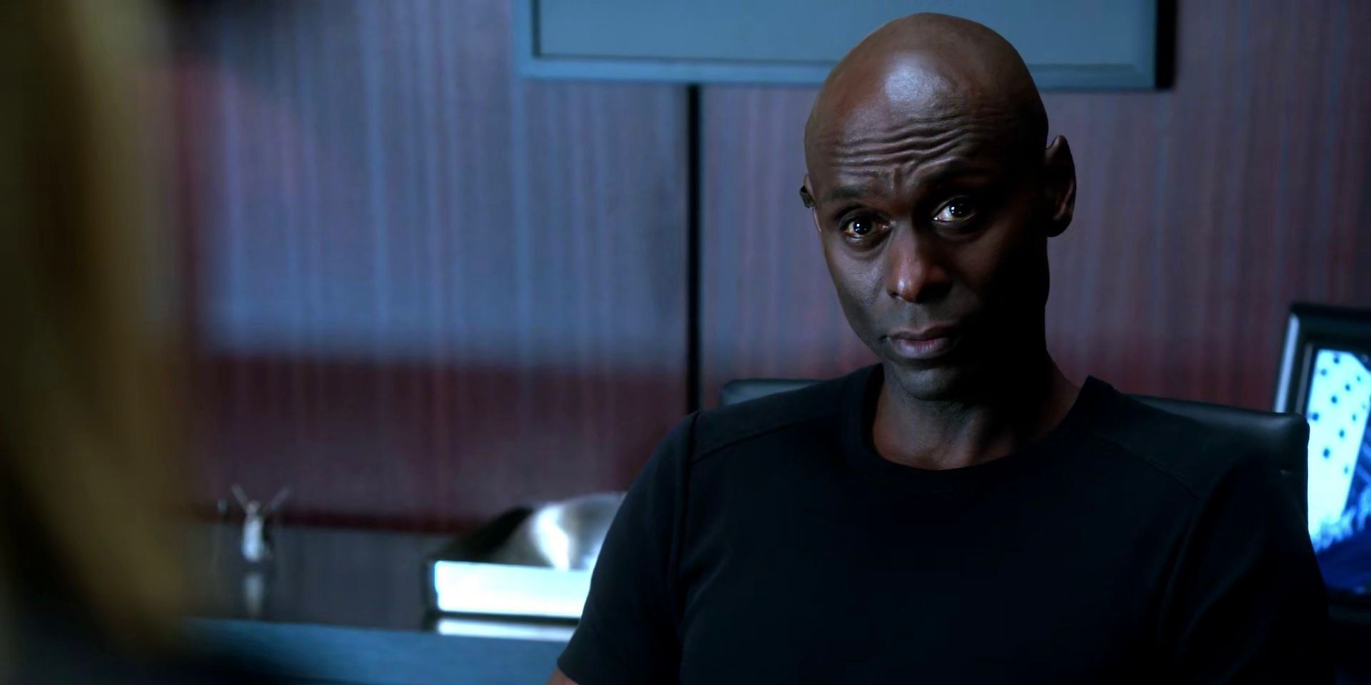 Phillip Broyles looking serious in Fringe