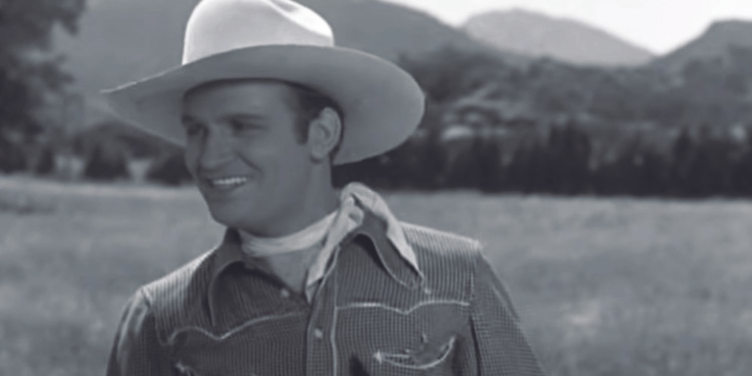 Medium closeup of Gene Autry in Prairie Moon