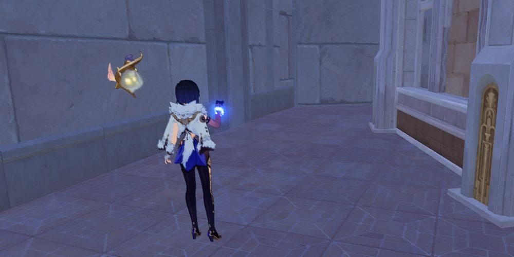 Genshin Impact’s Yelan stands in a corner in the Court of Fontaine.