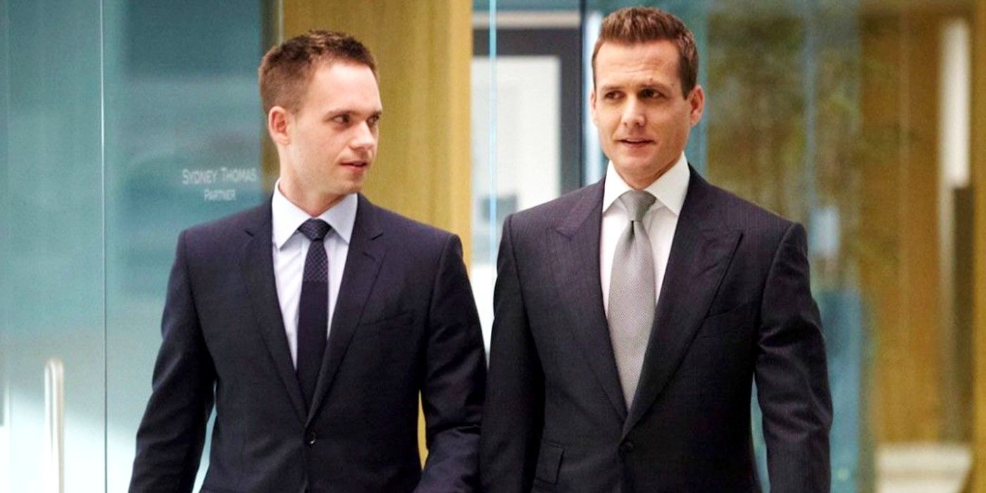 Harvey and Mike walking the halls in Suits