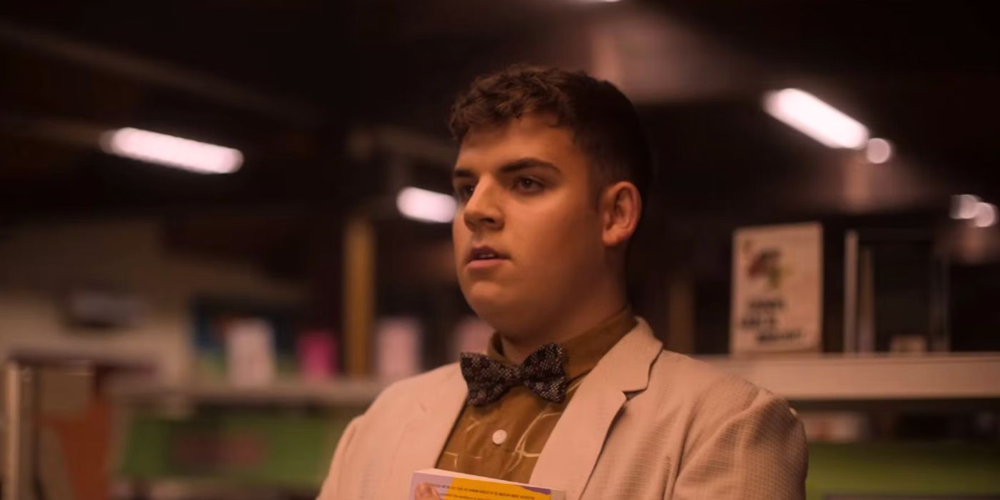 Isaac en la noche del baile de graduación en la temporada 2 de Heartstopper