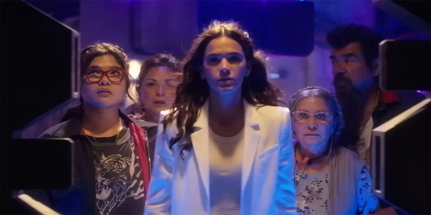 jenny kord and reyes family in blue beetle