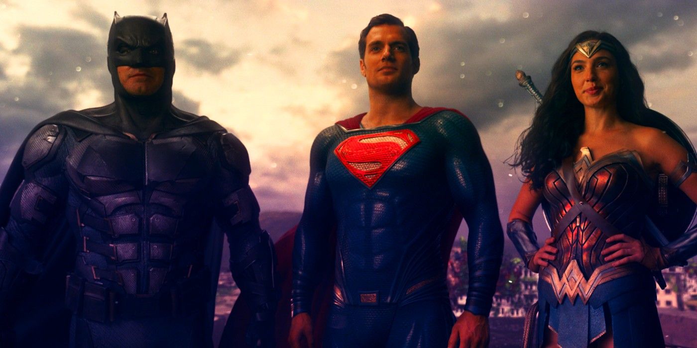 Superman Batman Mulher Maravilha em fila e parecendo heróica na Liga da Justiça