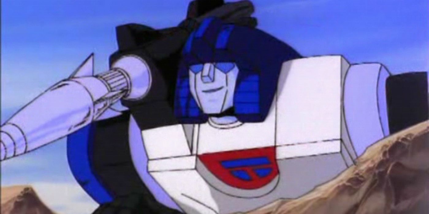 Mirage looking sideways and smiling in Transformers