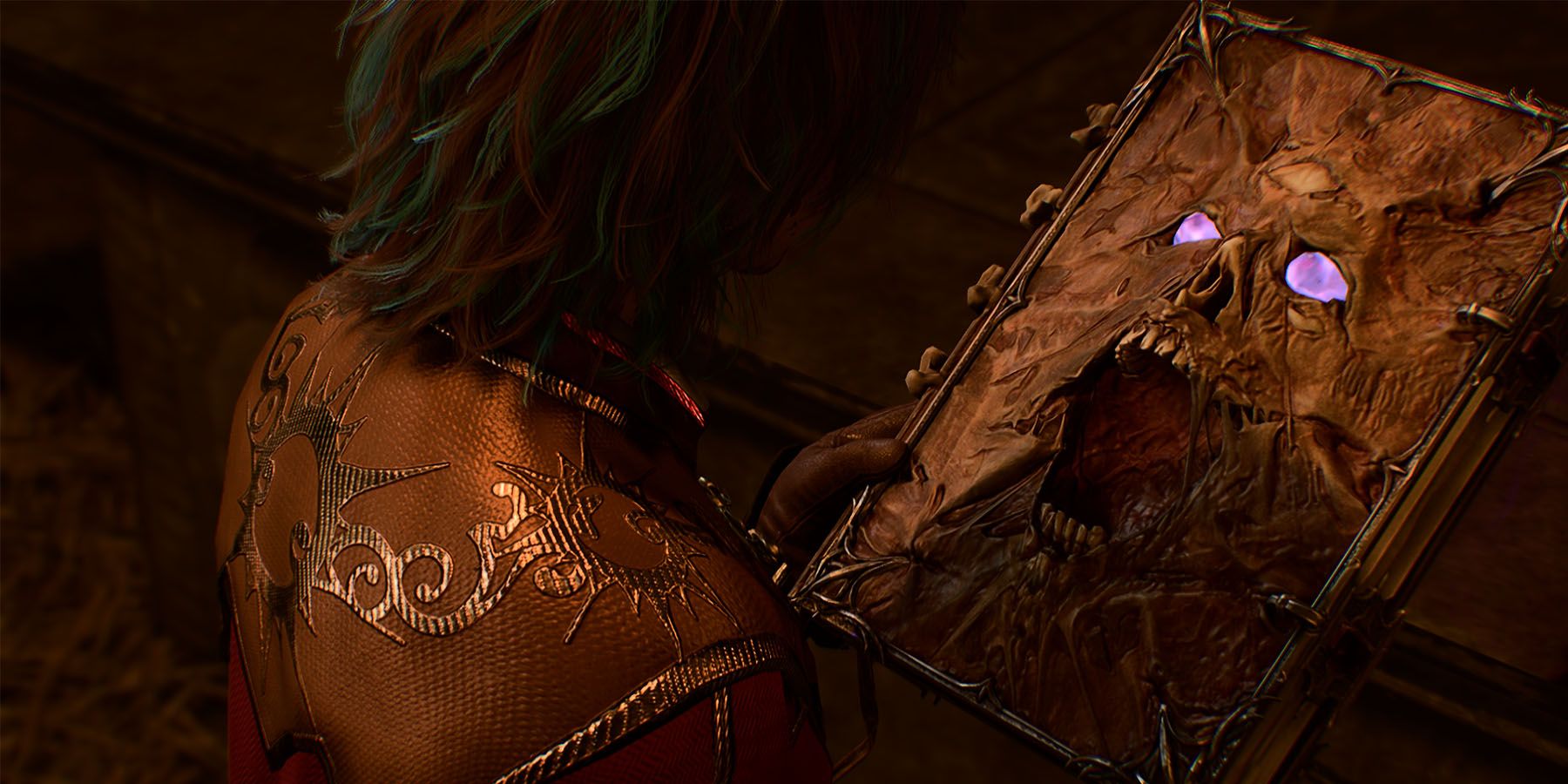 Um personagem personalizado segurando a Necromancia de Thay em Baldur's Gate 3, um livro com um rosto humano e uma boca aberta na capa.