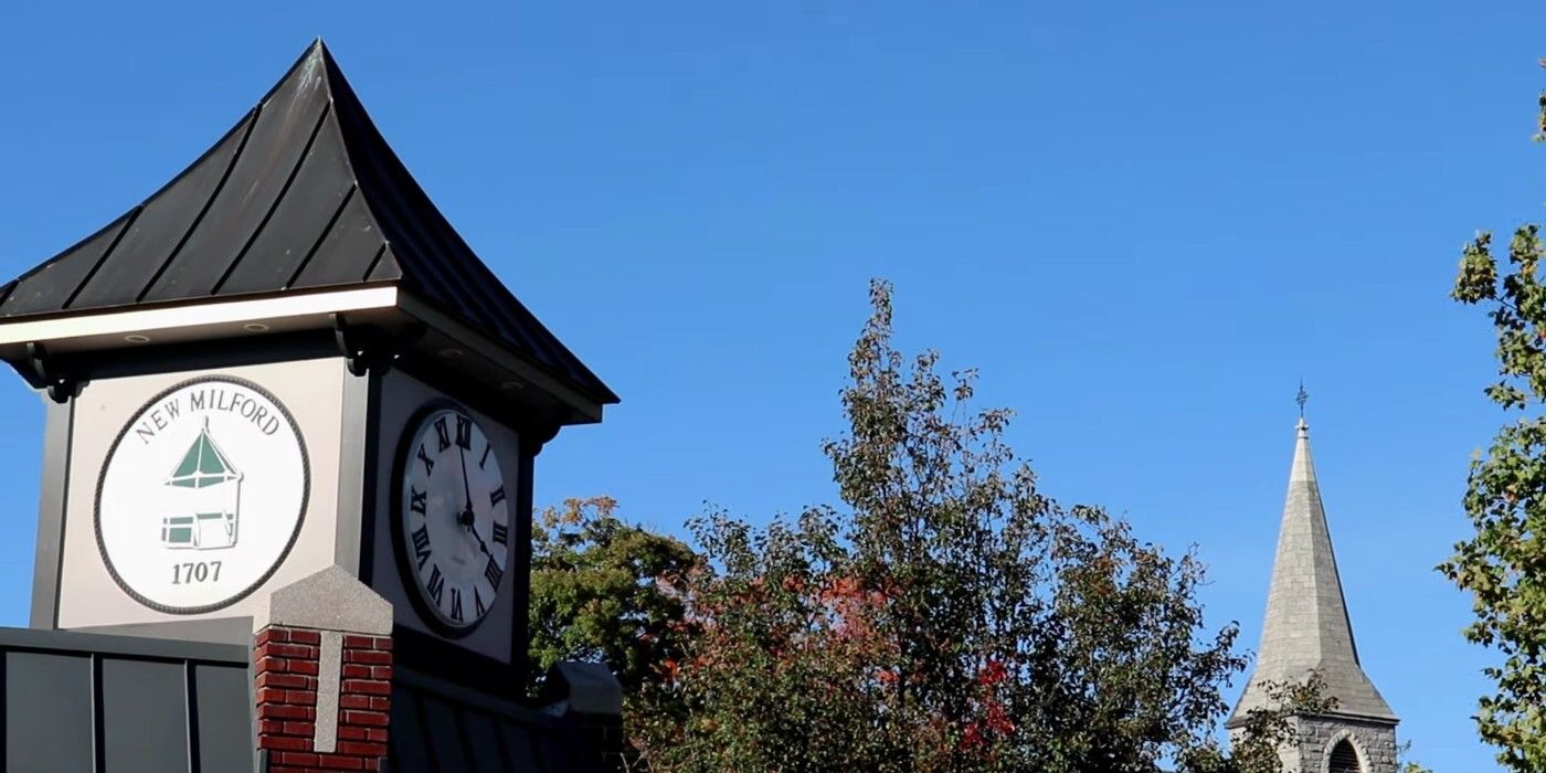 Discover Hidden Gems: 10 Unforgettable Locations Similar to Gilmore Girls' Stars Hollow