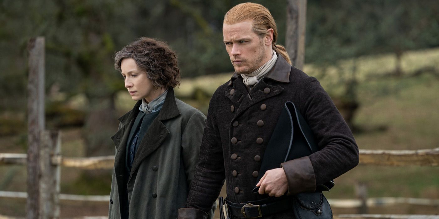 Jamie and Claire stroll in Outlander