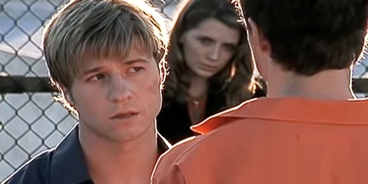 Ryan talks to his brother in The O.C.