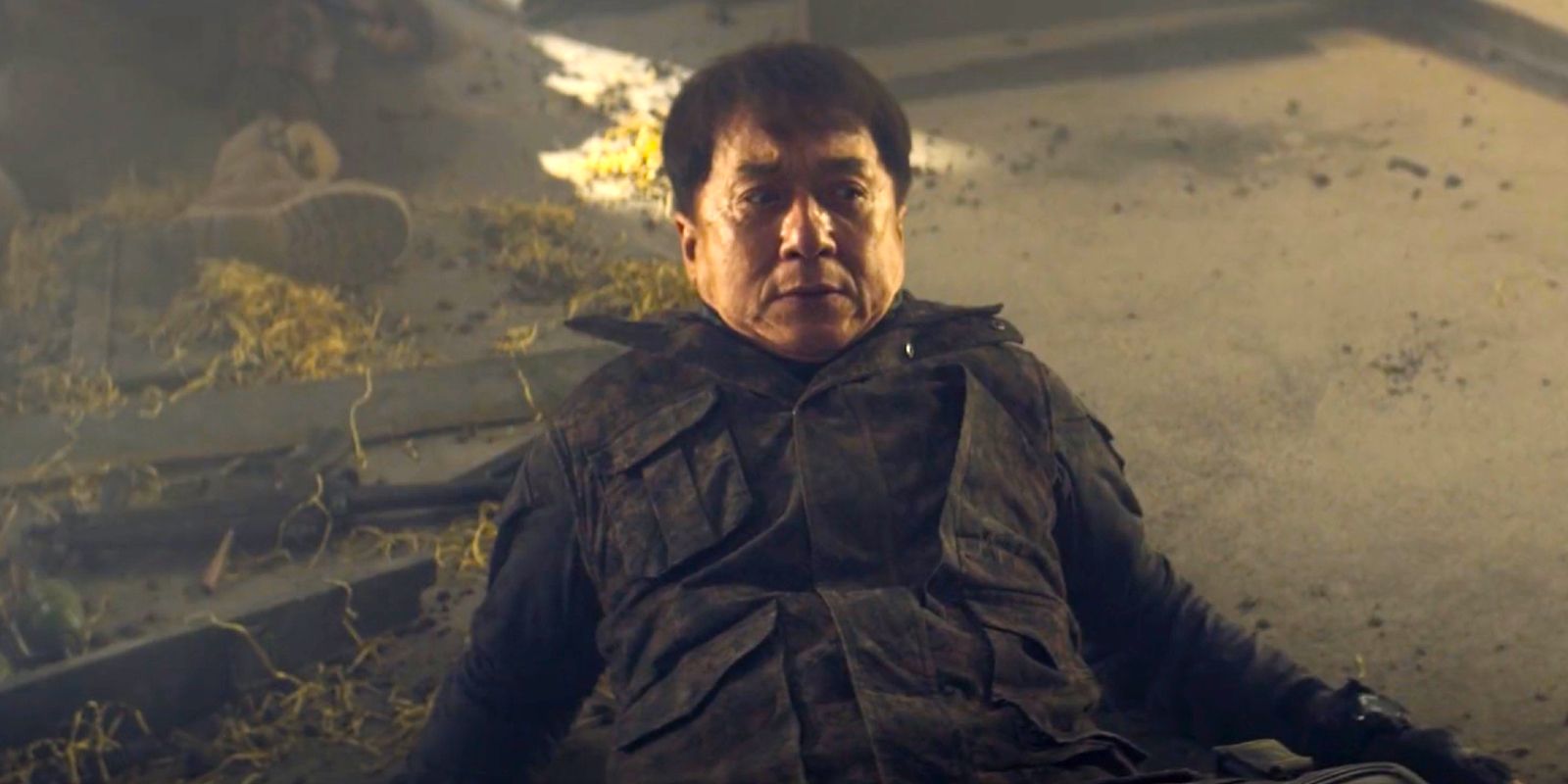 Jackie Chan se levantando em Hidden Strike