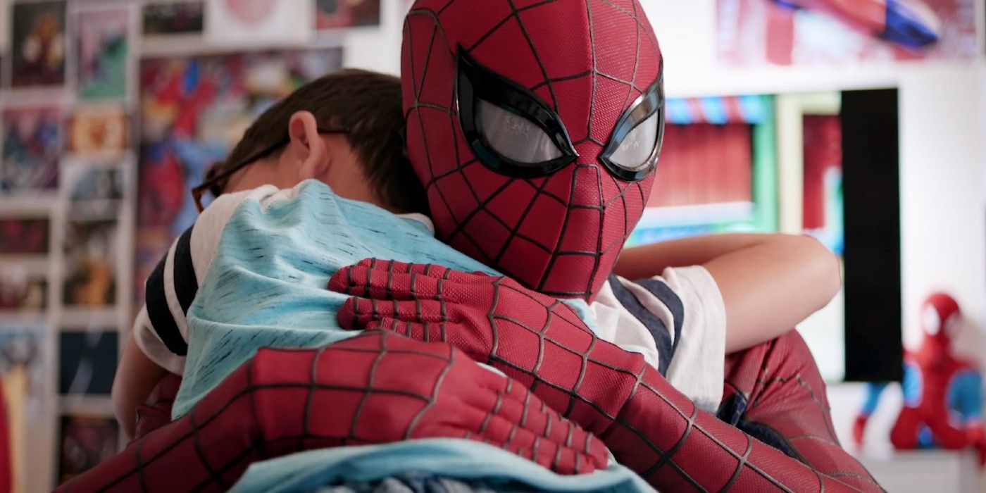 Spider-Man hugs a child in ther Spider-Man Lotus fan film