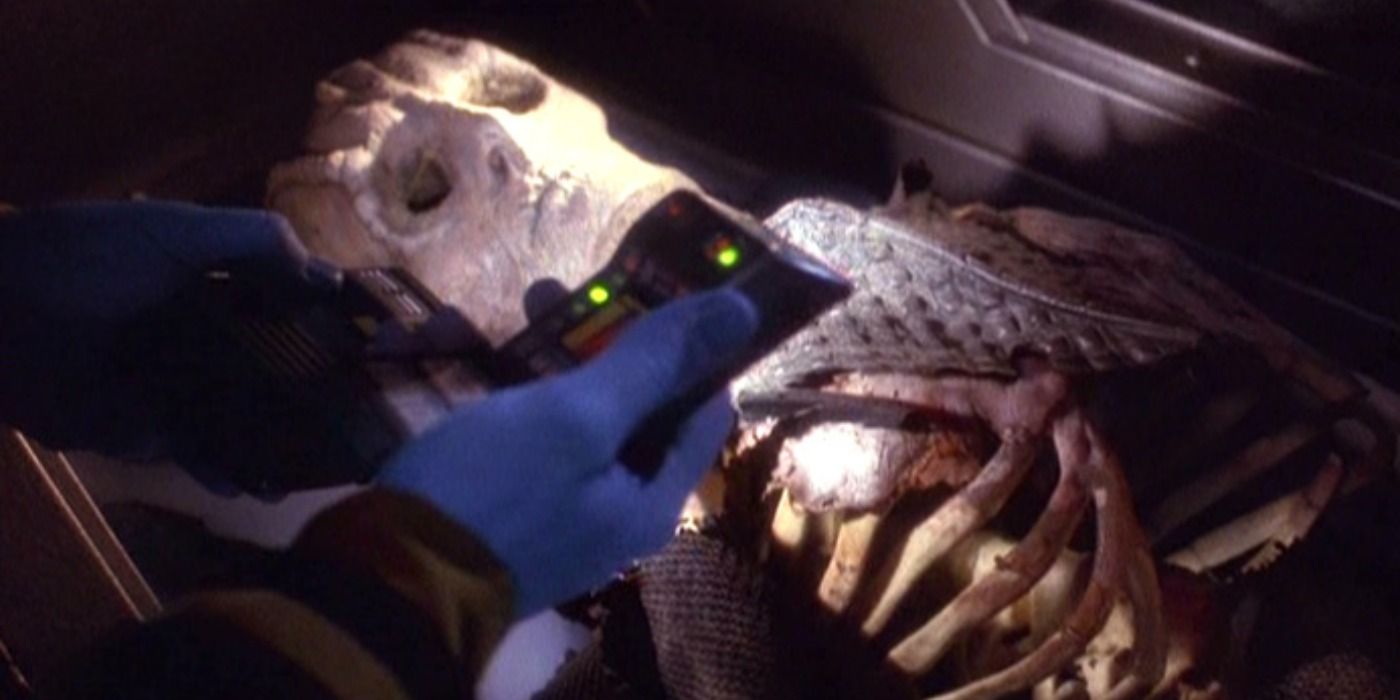 Star Trek DS9 Empok Nor Skeleton