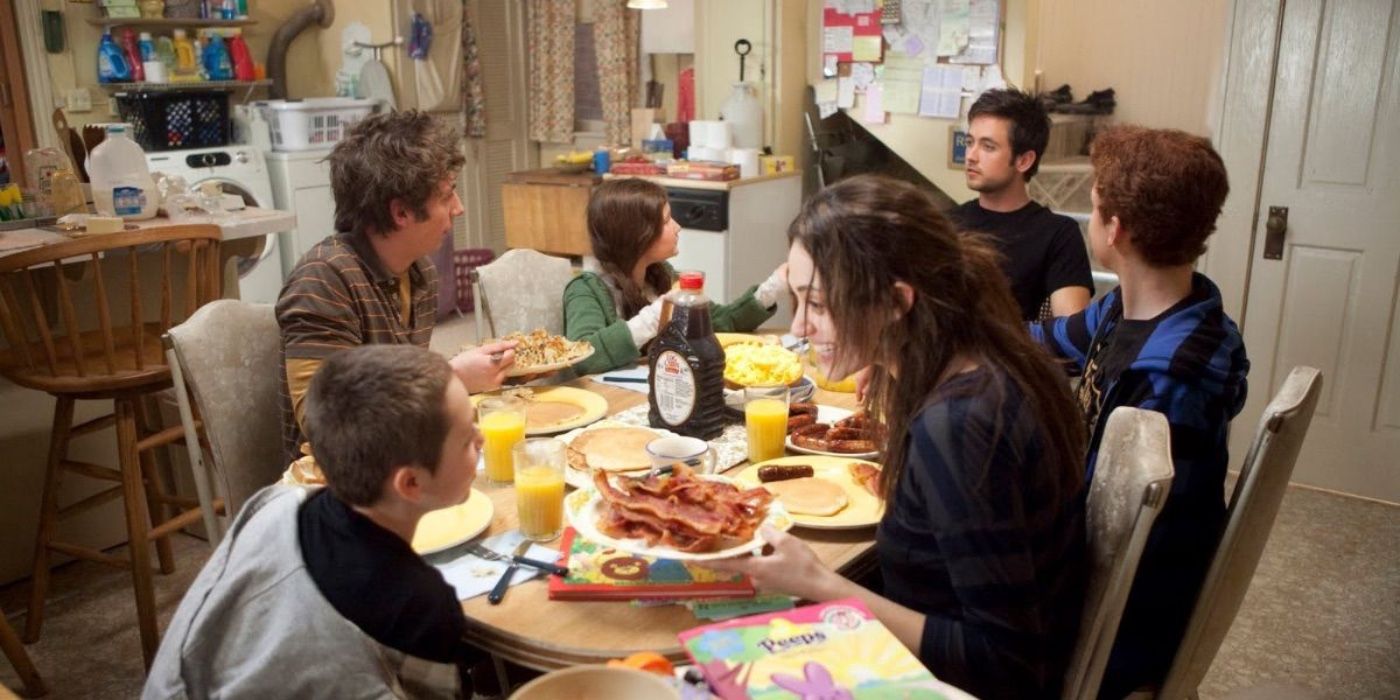The Gallaghers at the table in Shameless' pilot