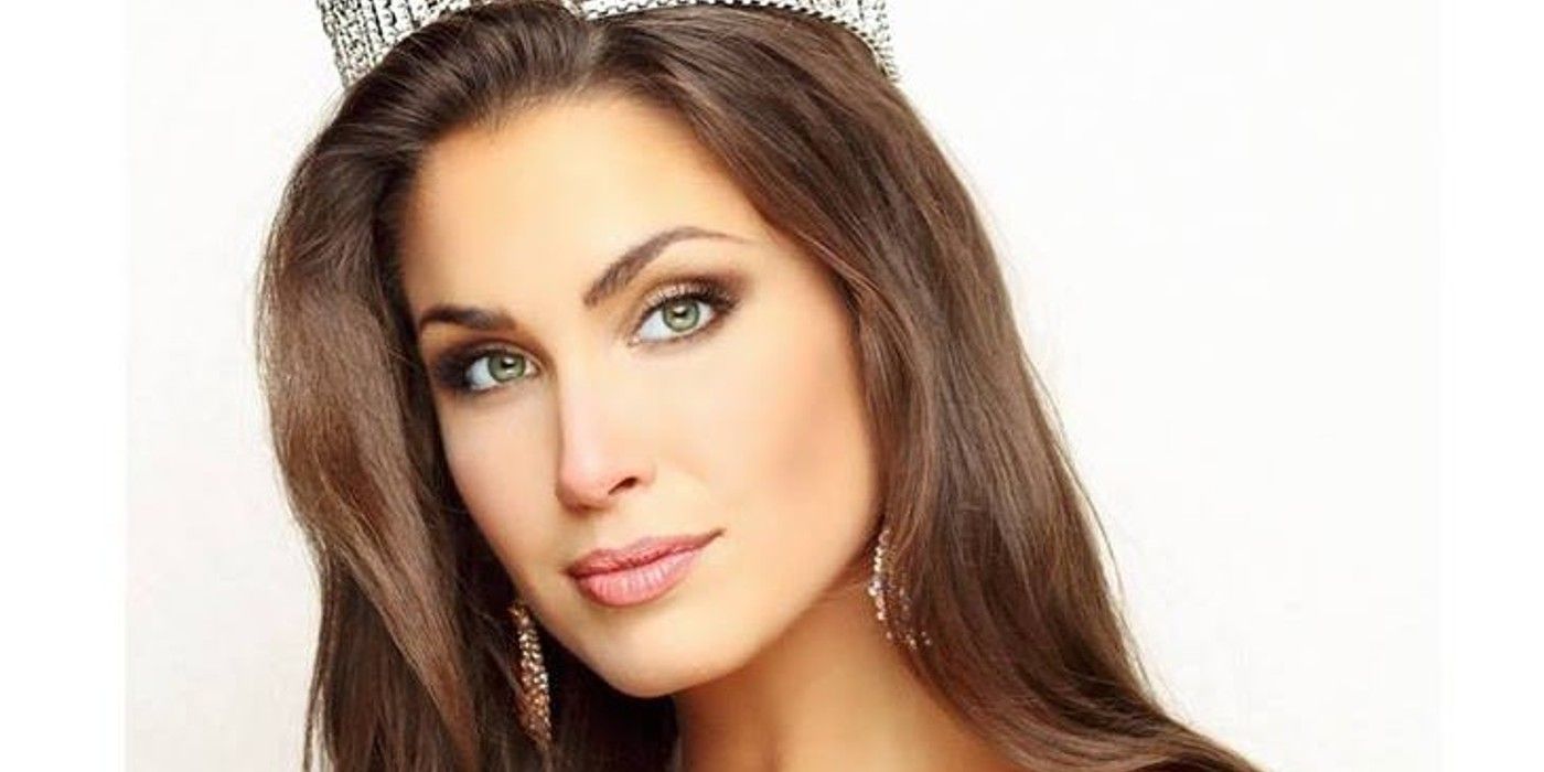 Alexandra Harper Miss Tennessee selling the oc