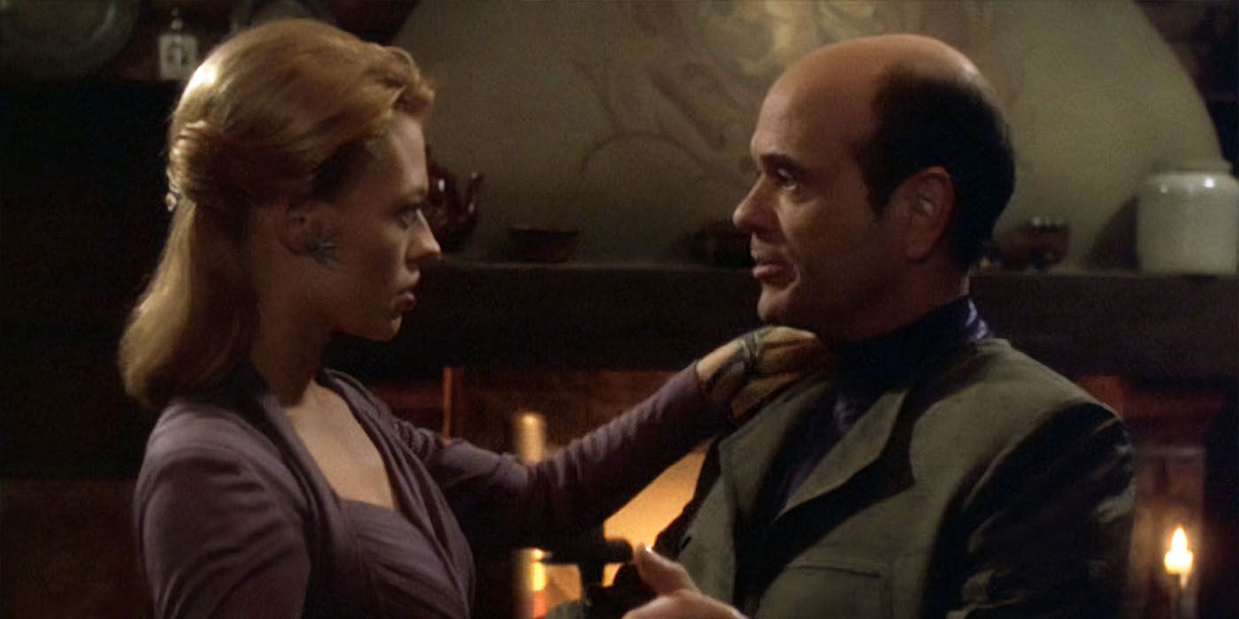 Voyager's Doctor and Seven of Nine dancing in the episode 