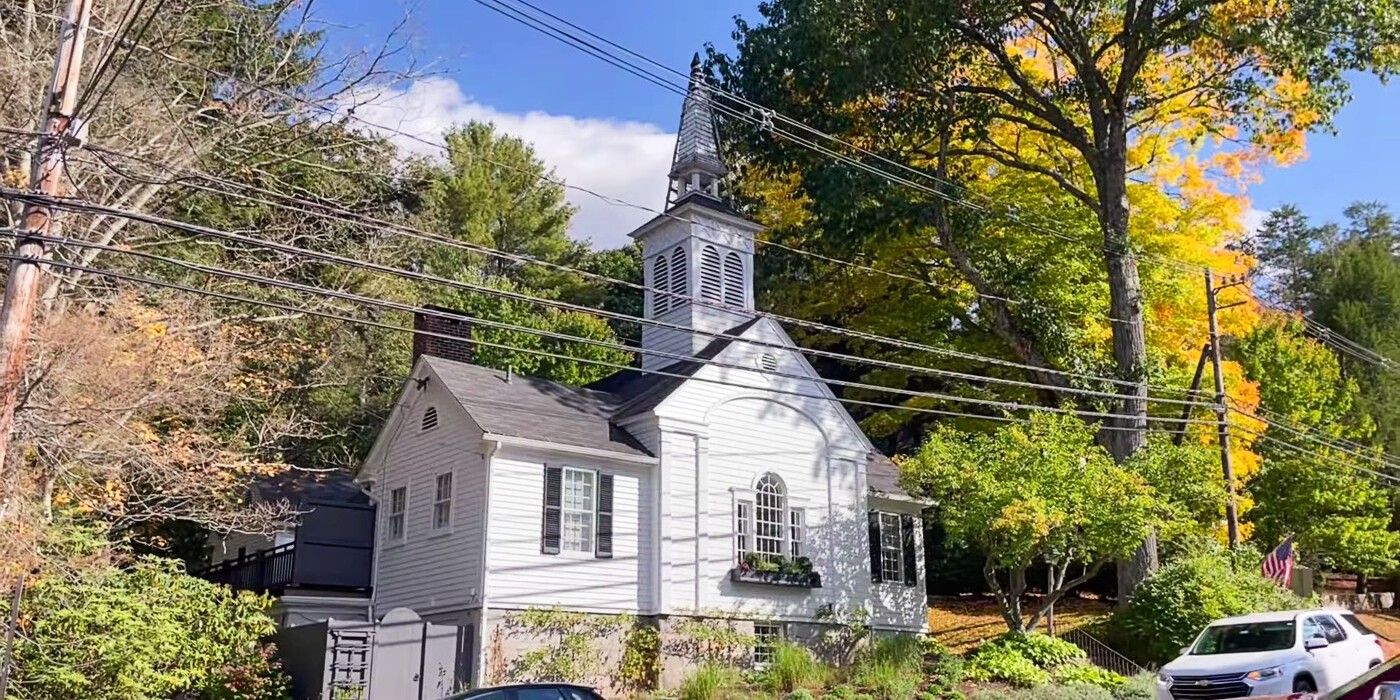 Discover Hidden Gems: 10 Unforgettable Locations Similar to Gilmore Girls' Stars Hollow