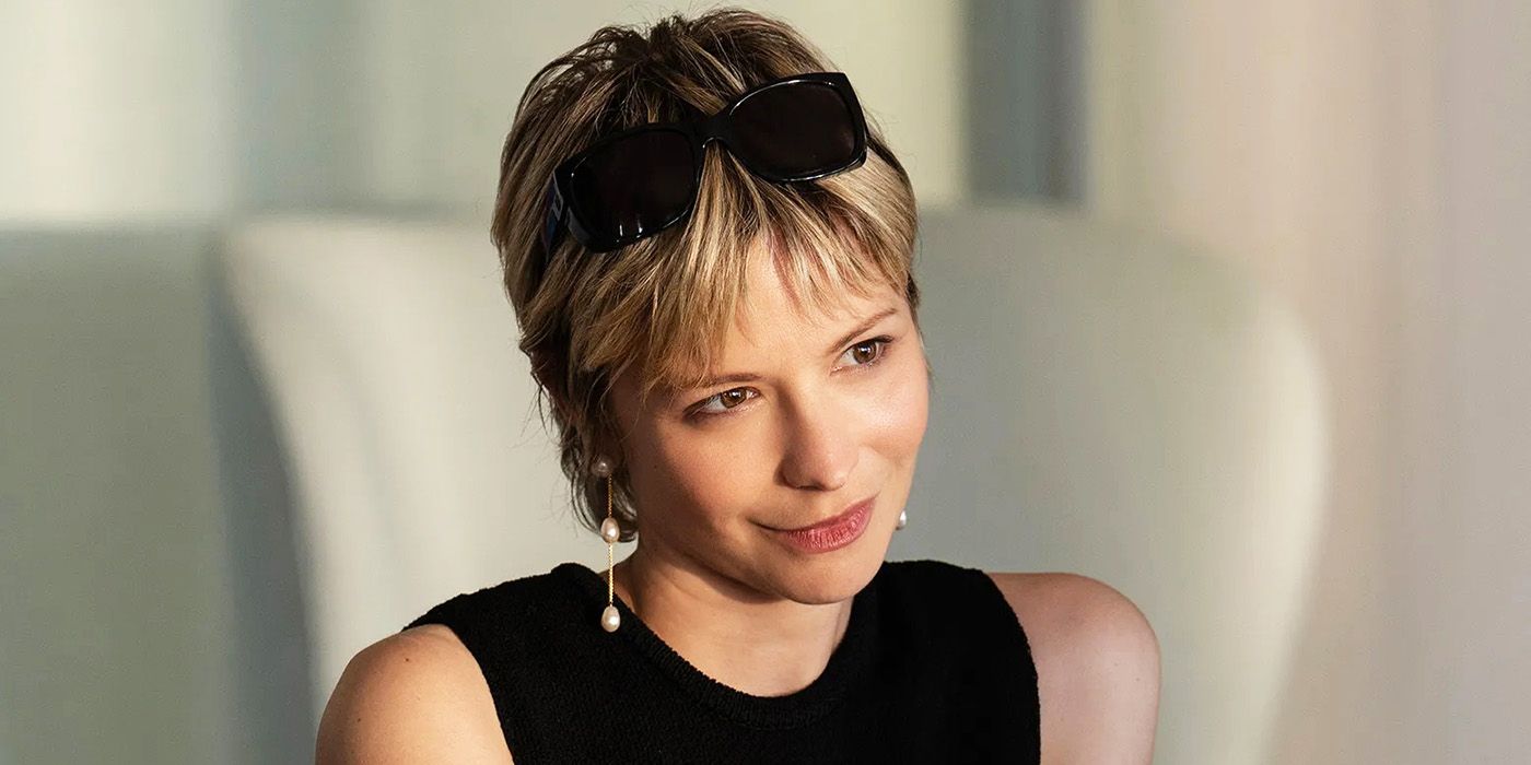 Annabelle Dexter-Jones as Naomi in Succession