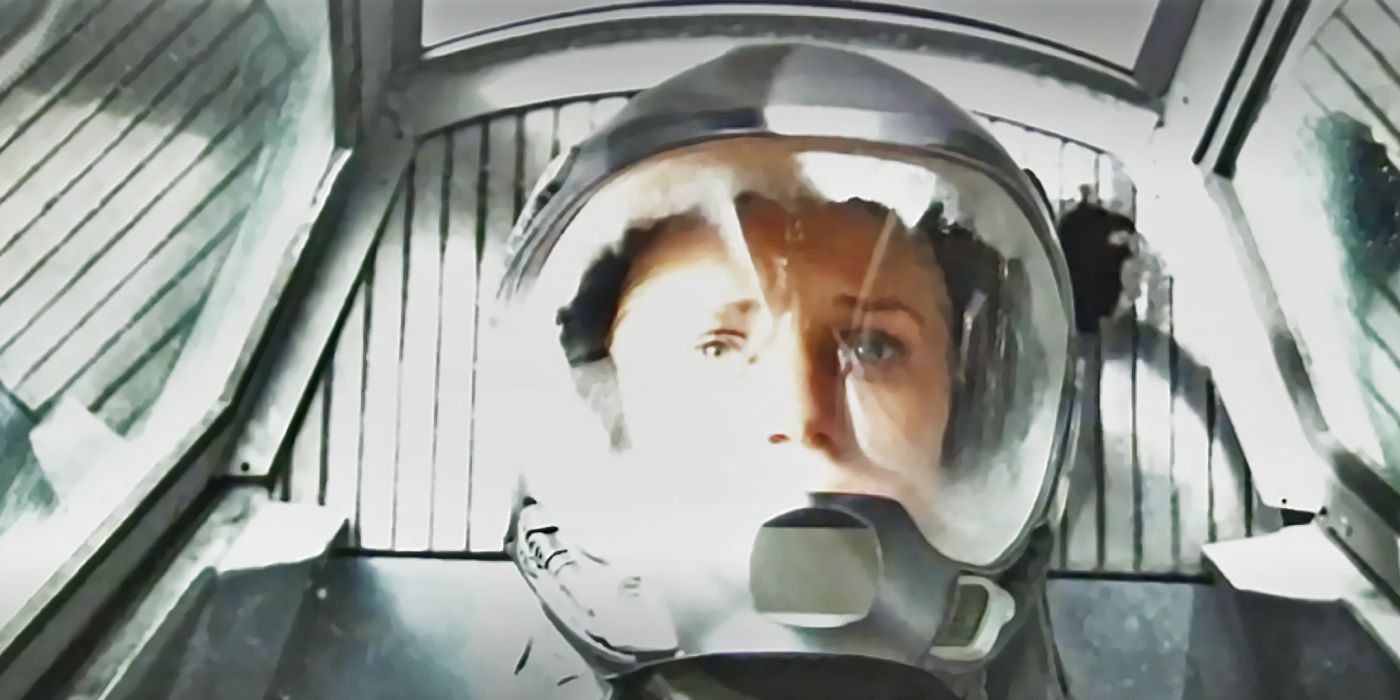 Kara Thrace flies into a white light in Battlestar Galactica