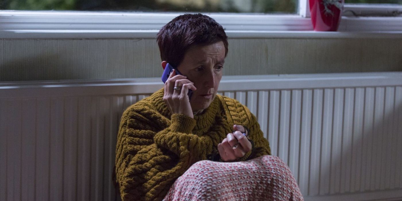 Trish talks on the phone in Broadchurch