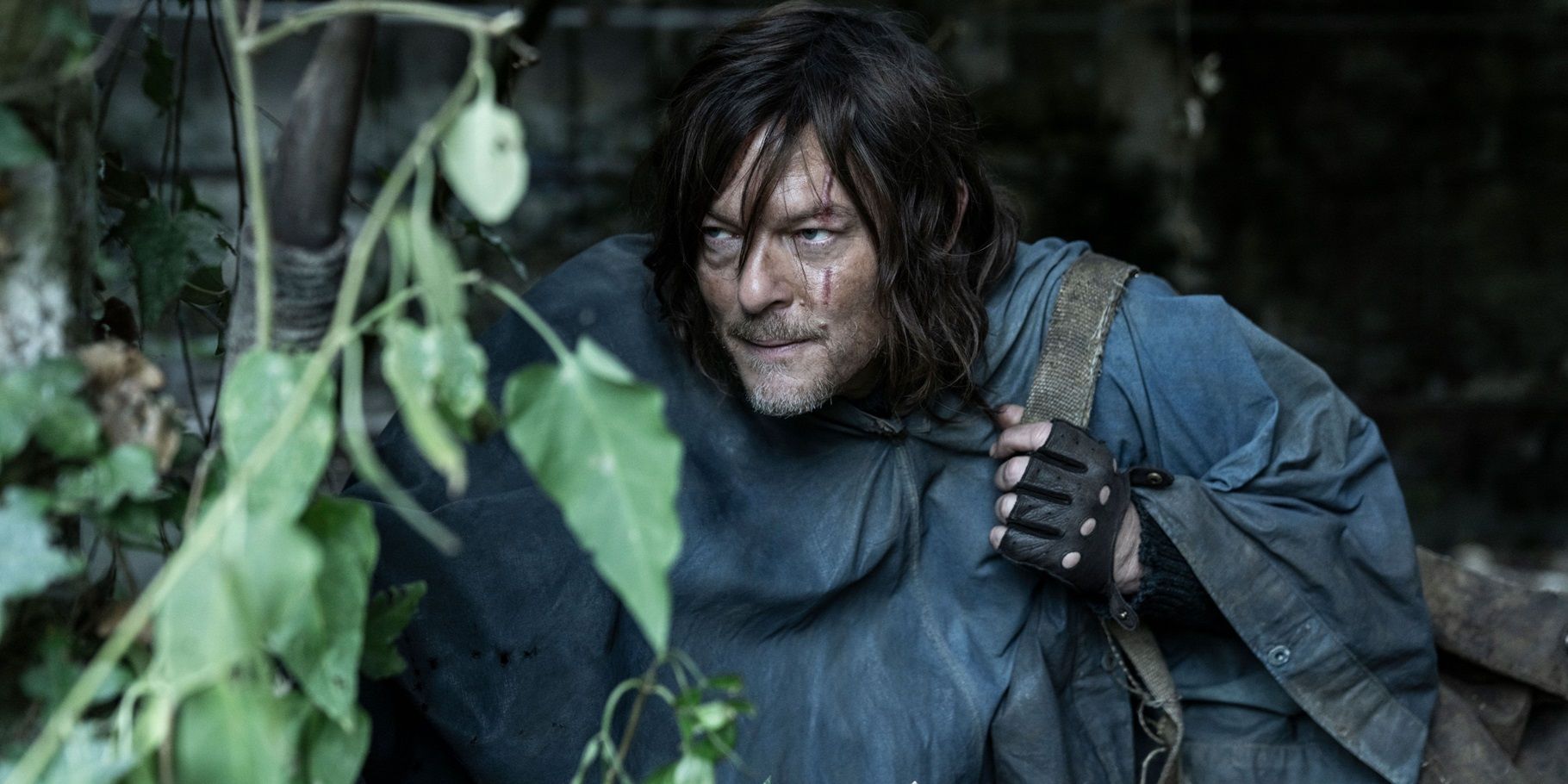 Daryl hiding out in The Walking Dead Daryl Dixon