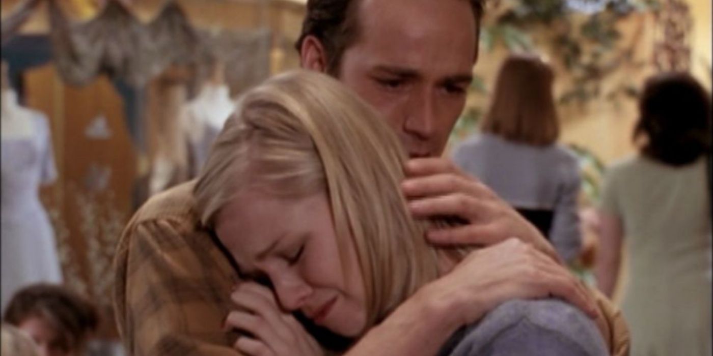 Dylan hugging a crying Kelly on Beverly Hills 90210.