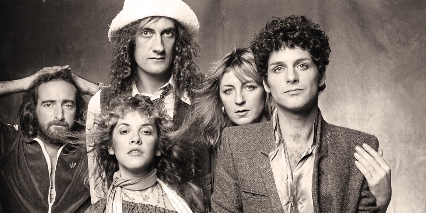 Fleetwood Mac appears on the single cover for Sara