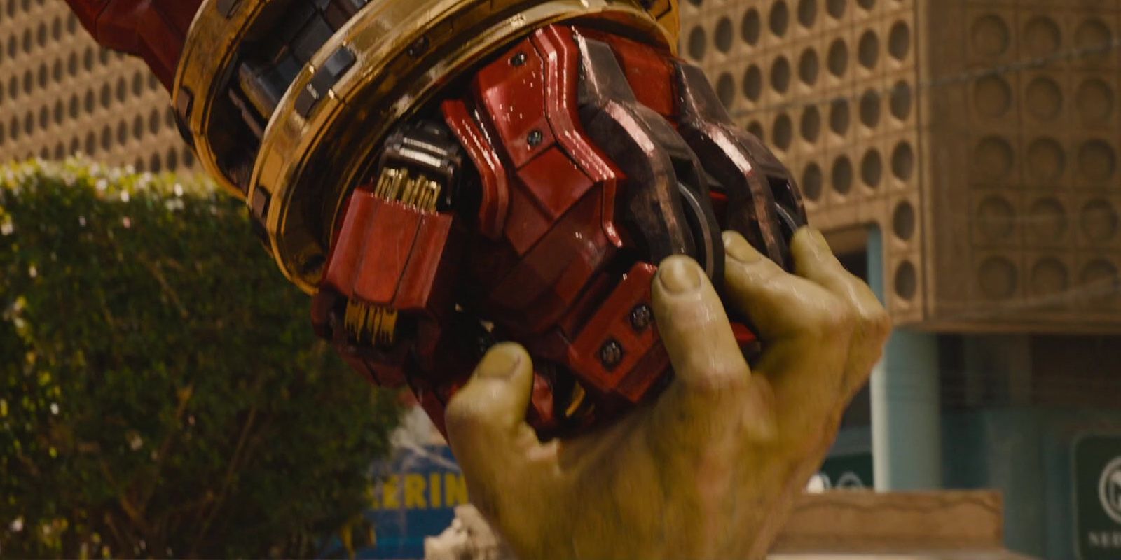 Hulk Blocks Hulkbuster punch