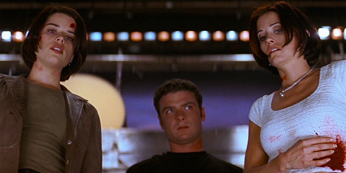 Neve Campbell, Courtney Cox and Liev Schreiber in Scream 2 ending
