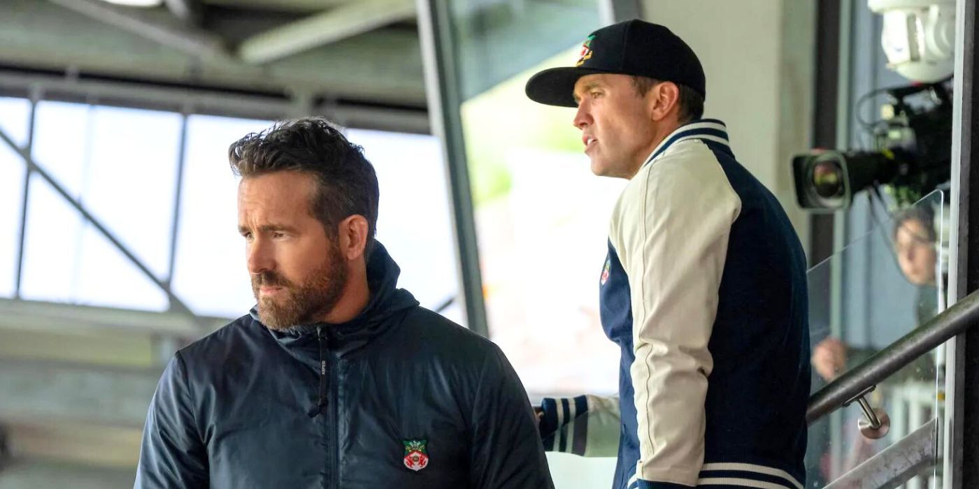 ryan reynolds and rob mcelhenney in welcome to wrexham season 2 - sideways