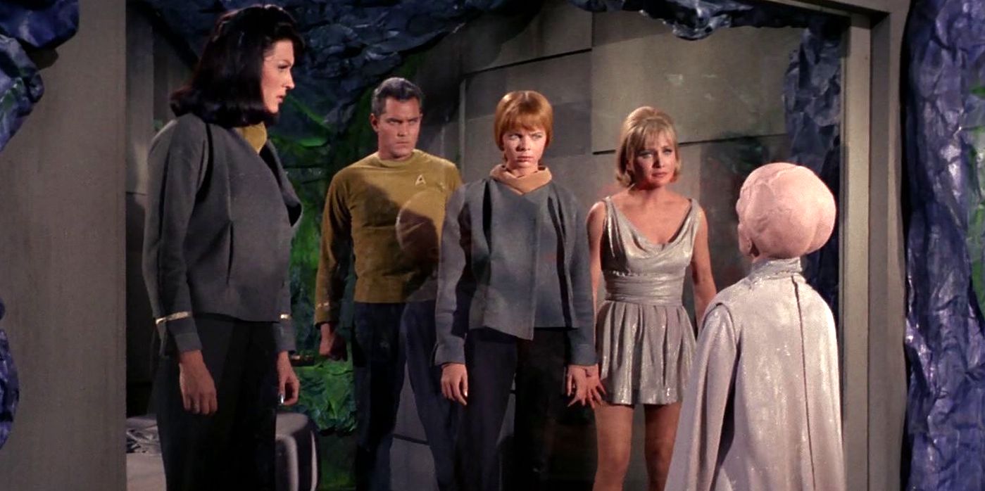 10 Star Trek Characters Who Were Replaced (& By Whom)