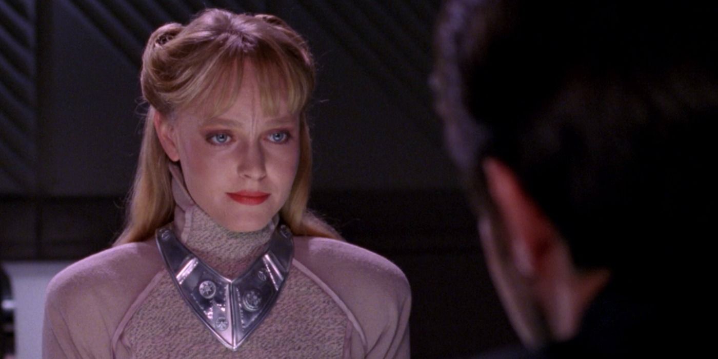 Riker Killed One of His Star Trek: TNG Love Interests & It Makes No Sense